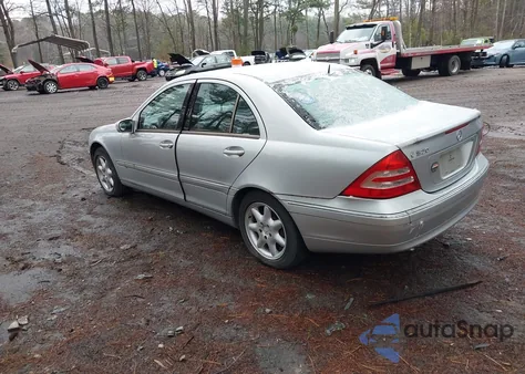 2001 Mercedes-Benz C 320 z USA, uszkodzony, nr VIN WDBRF64J31F035348